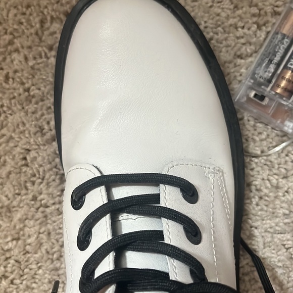 1460 WOMEN'S PATENT LEATHER LACE UP BOOTS - Picture 4 of 4